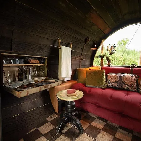 Slapen Tussen De Schapen In Tiny Wineyhouse Camping *