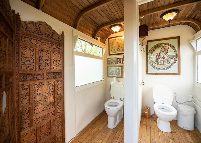 Tiny Wineyhouse No 1 *